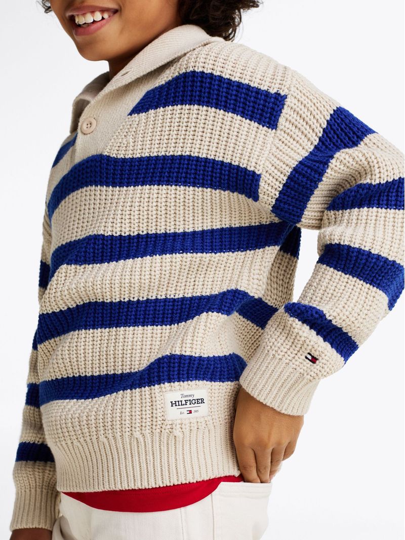 Sueter-de-rayas-con-cuello-ancho