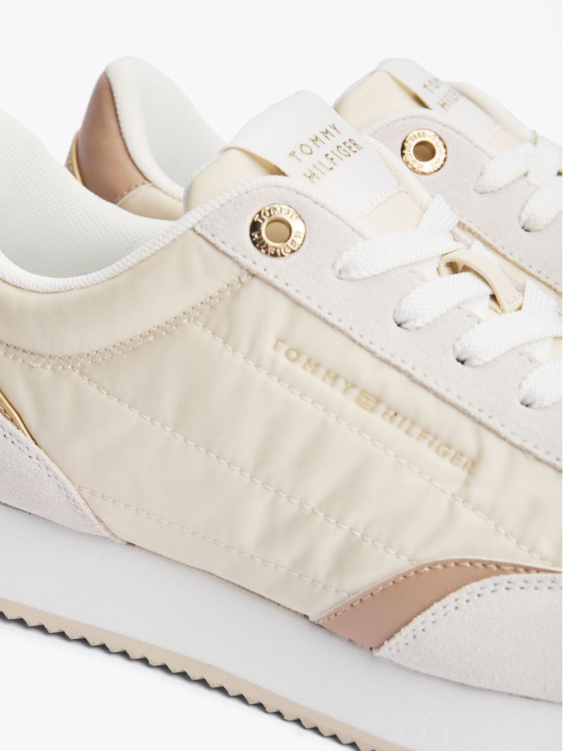 Zapato-tenis-con-paneles-mixtos
