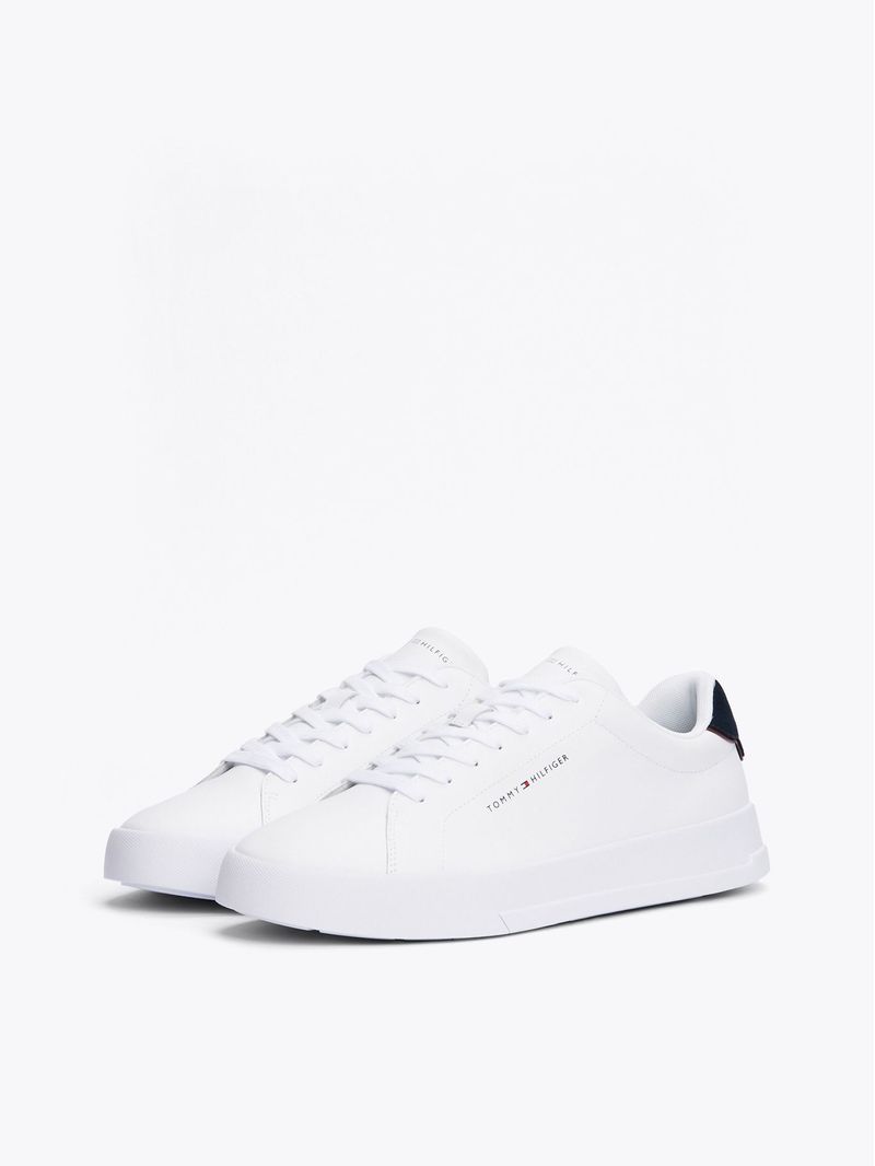 Zapato-tenis-de-tenis-con-acabado-granulado