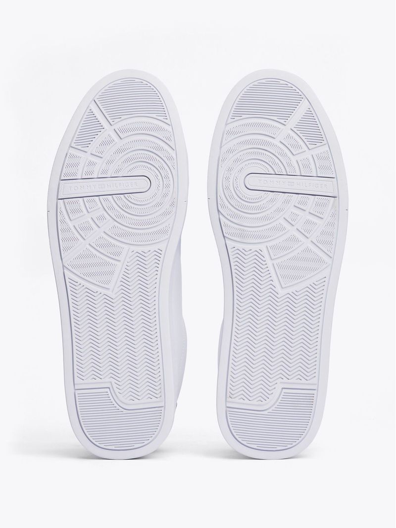 Zapato-tenis-de-tenis-con-acabado-granulado