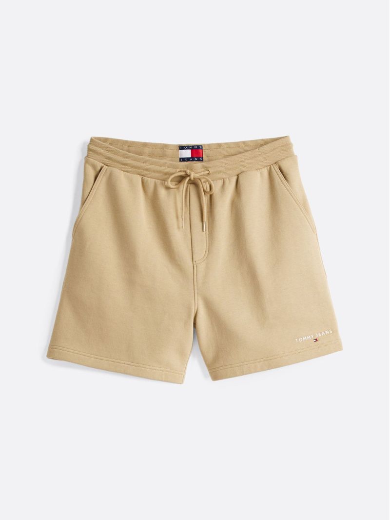 Short-de-chandal-con-logo-bordado