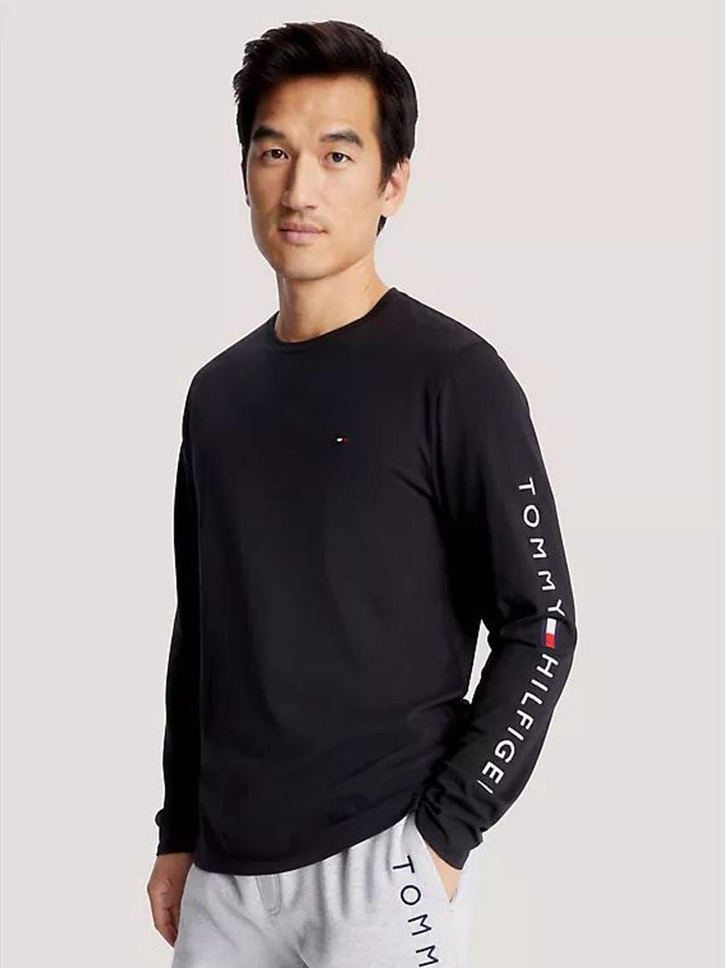 Playera-manga-larga-con-logo-