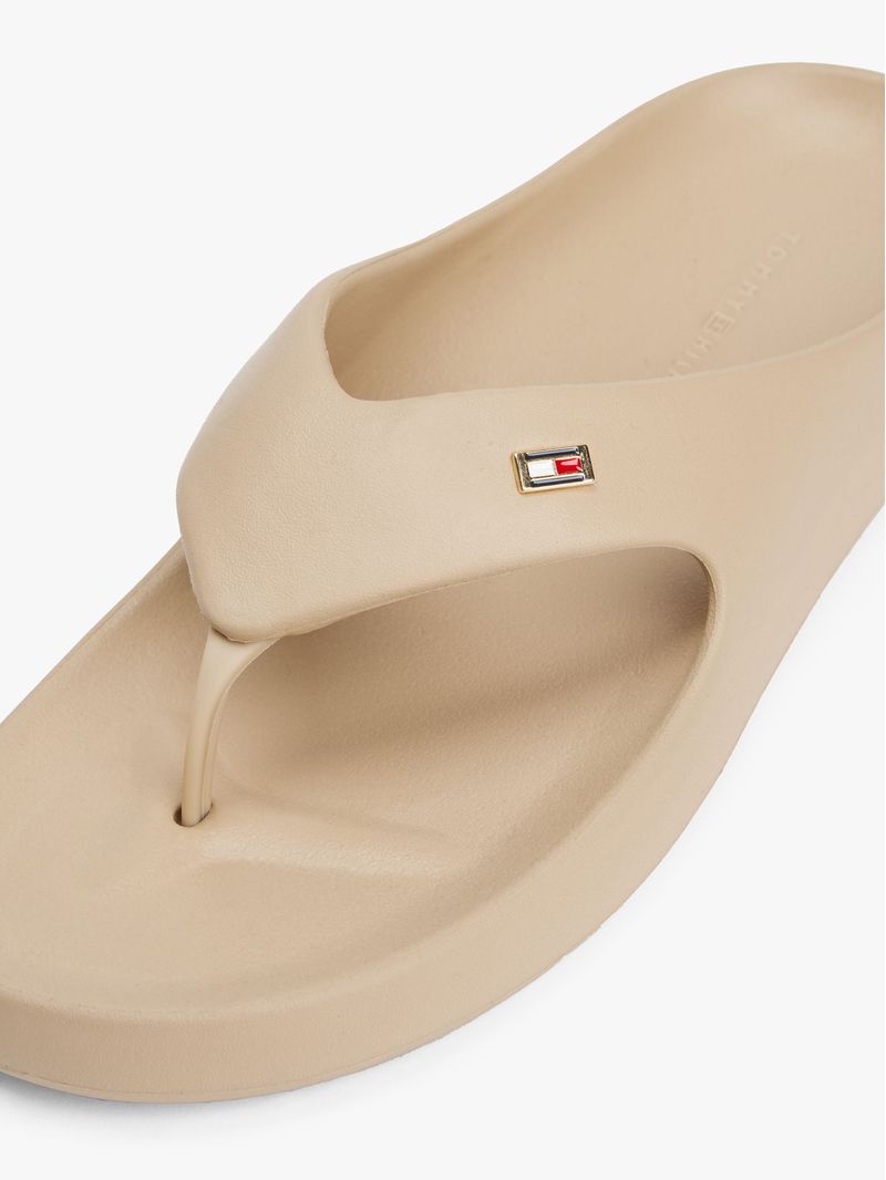 Chancletas-anatomicas-con-logo-esmaltado