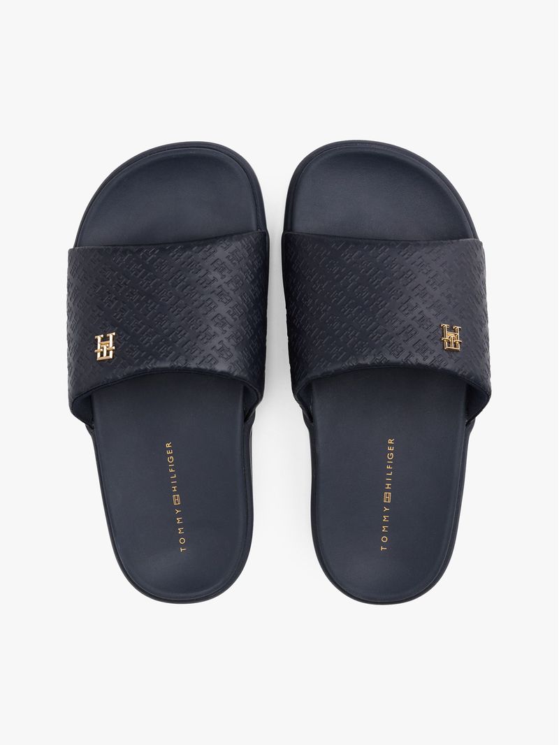 Chancletas-de-plataforma-con-monogramas-TH