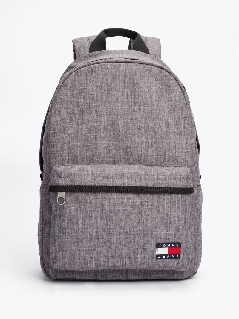 Mochila-Essential-de-tela-con-inscripcion