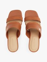Mules-de-Cuero-con-tacon-ancho