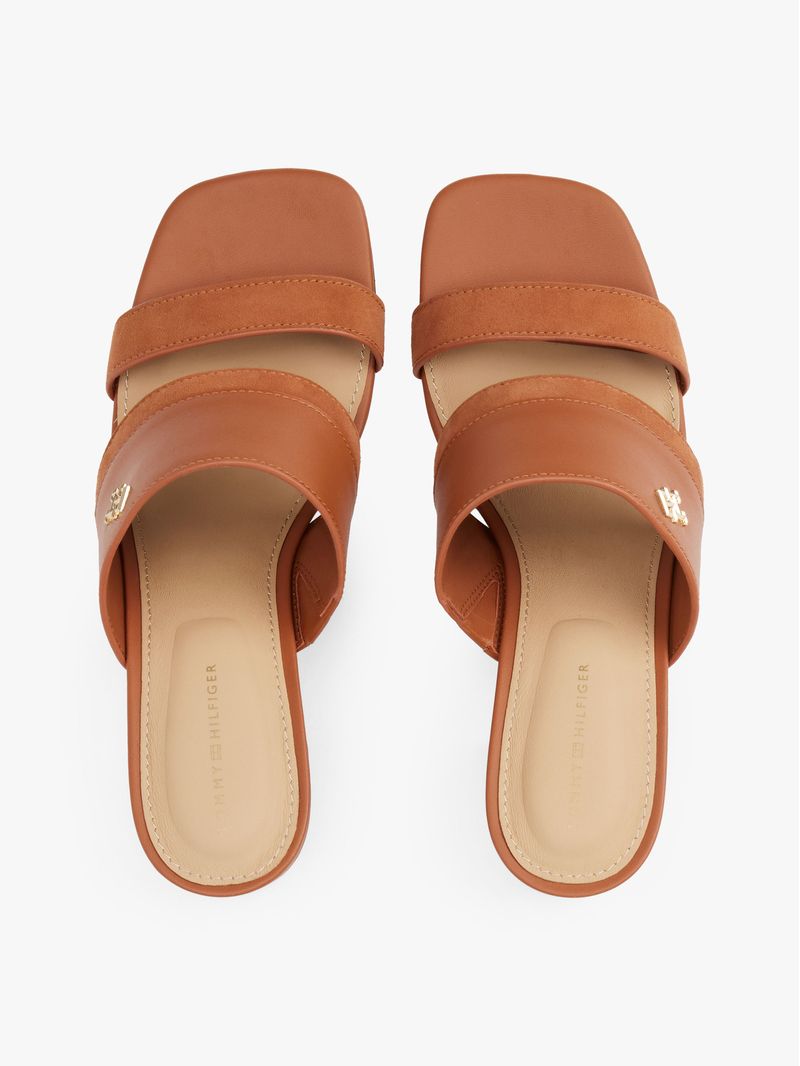 Mules-de-Cuero-con-tacon-ancho