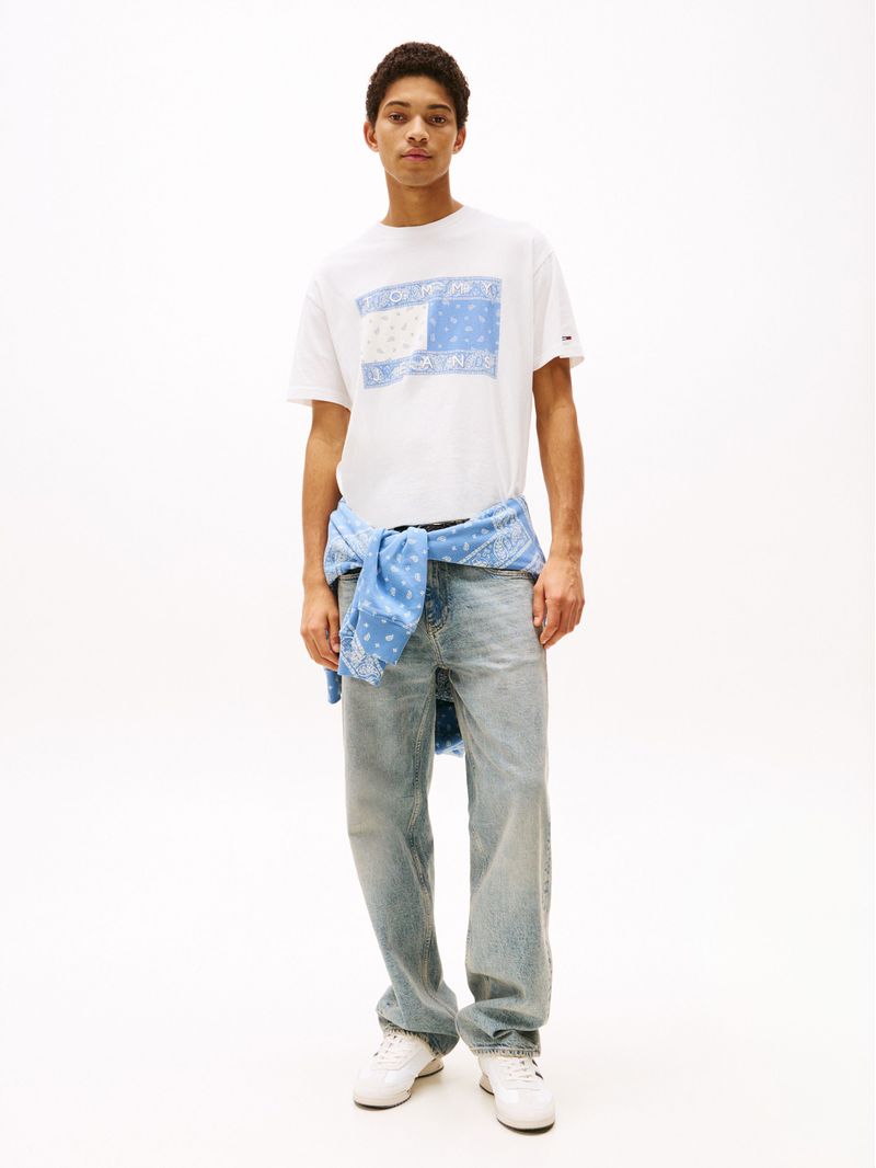 Playera-amplia-con-logo-de-cachemir