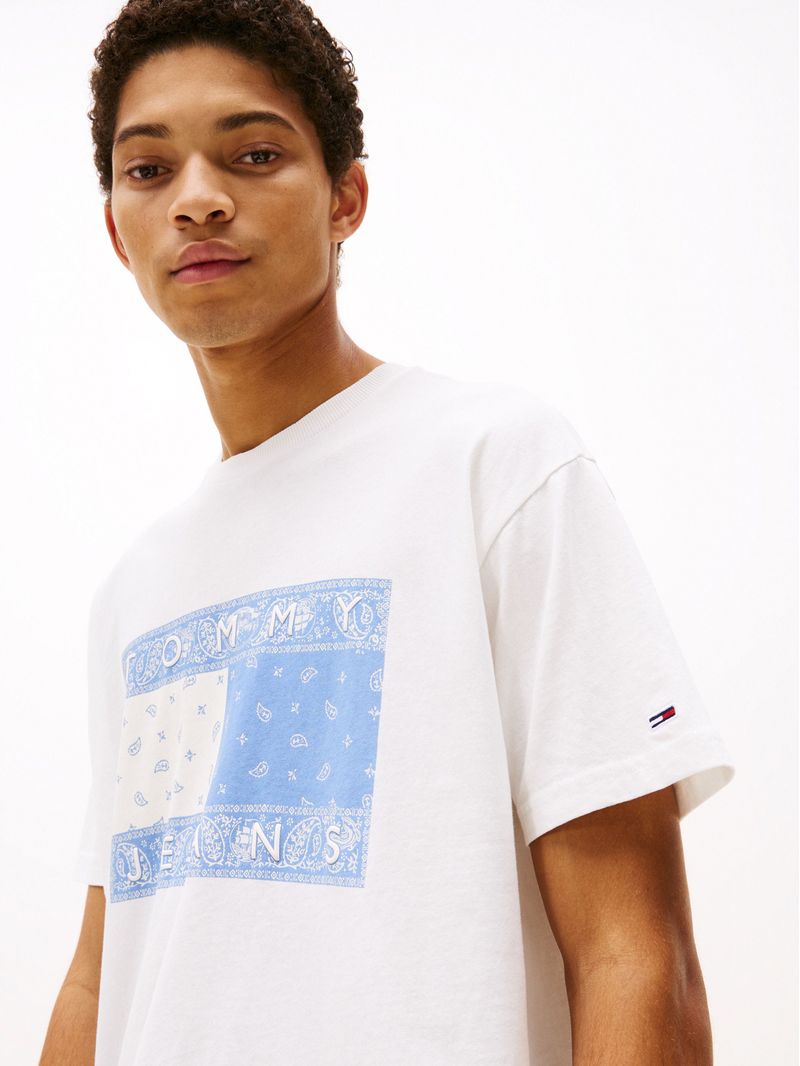 Playera-amplia-con-logo-de-cachemir