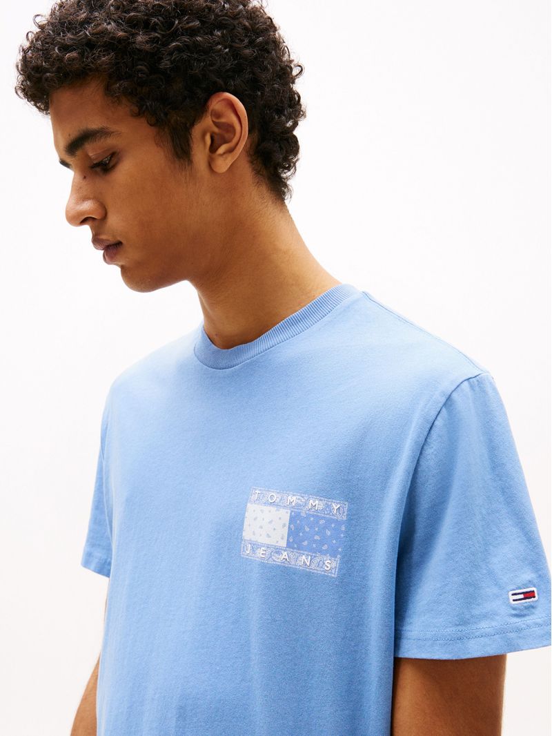 Playera-con-logo-en-la-parte-trasera