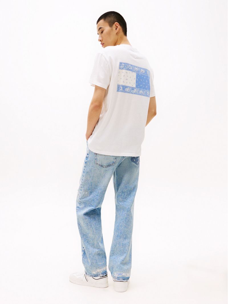 Playera-con-logo-en-la-parte-trasera
