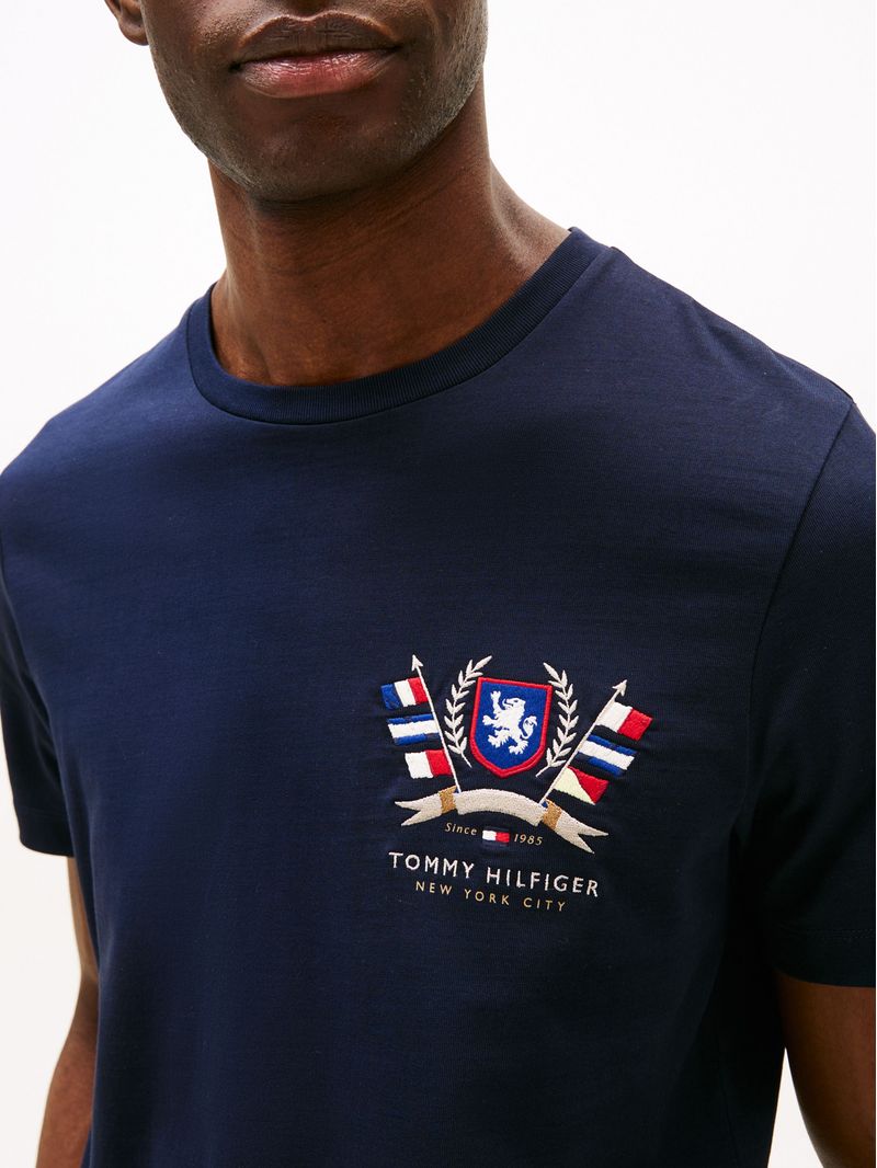 Playera-de-algodon-con-escudo-TH