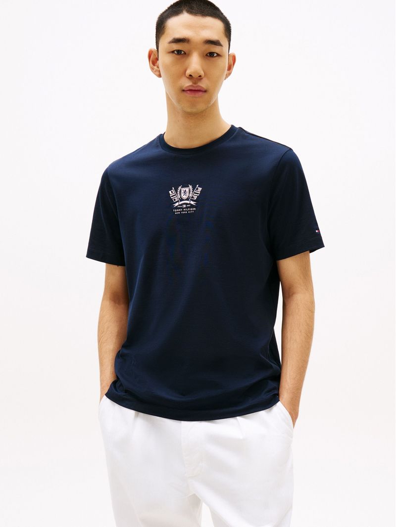 Playera-de-cuello-redondo-con-logo