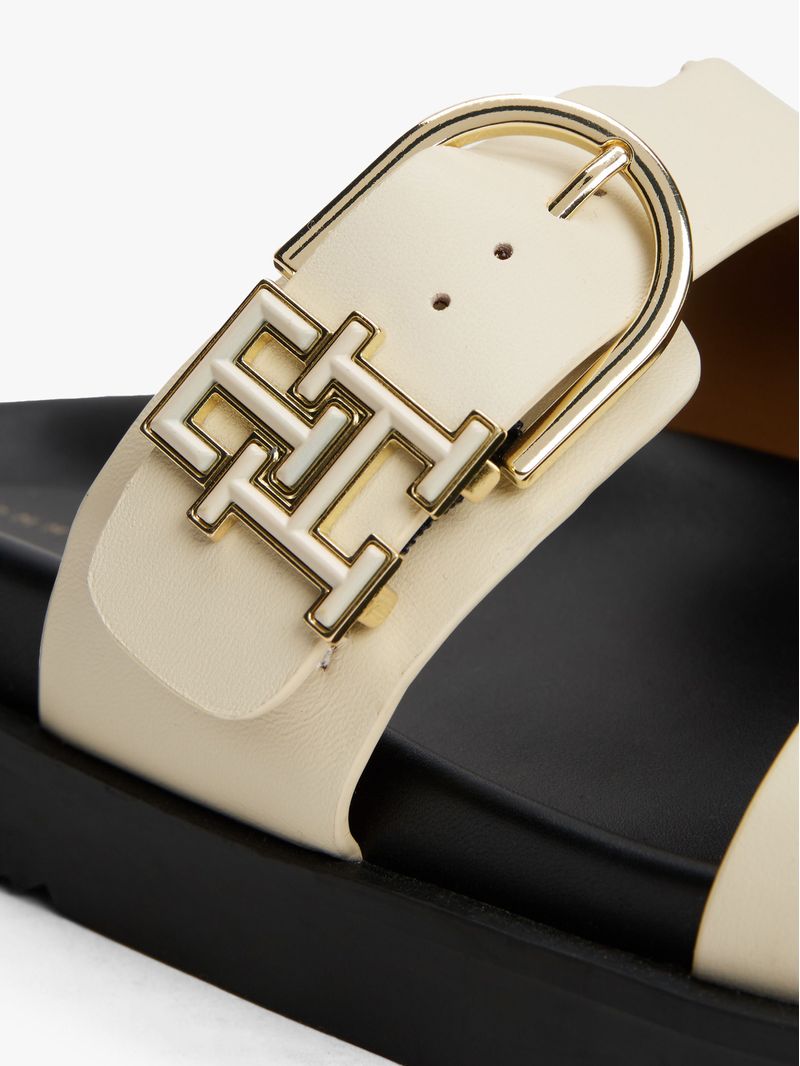Sandalias-de-Cuero-monograma-TH