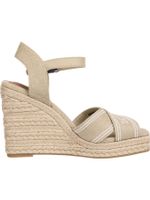 Sandalias-de-cuña-estilo-alpargata