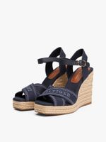 Sandalias-de-cuña-estilo-alpargata