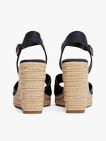 Sandalias-de-cuña-estilo-alpargata