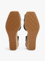 Sandalias-de-cuña-estilo-alpargata