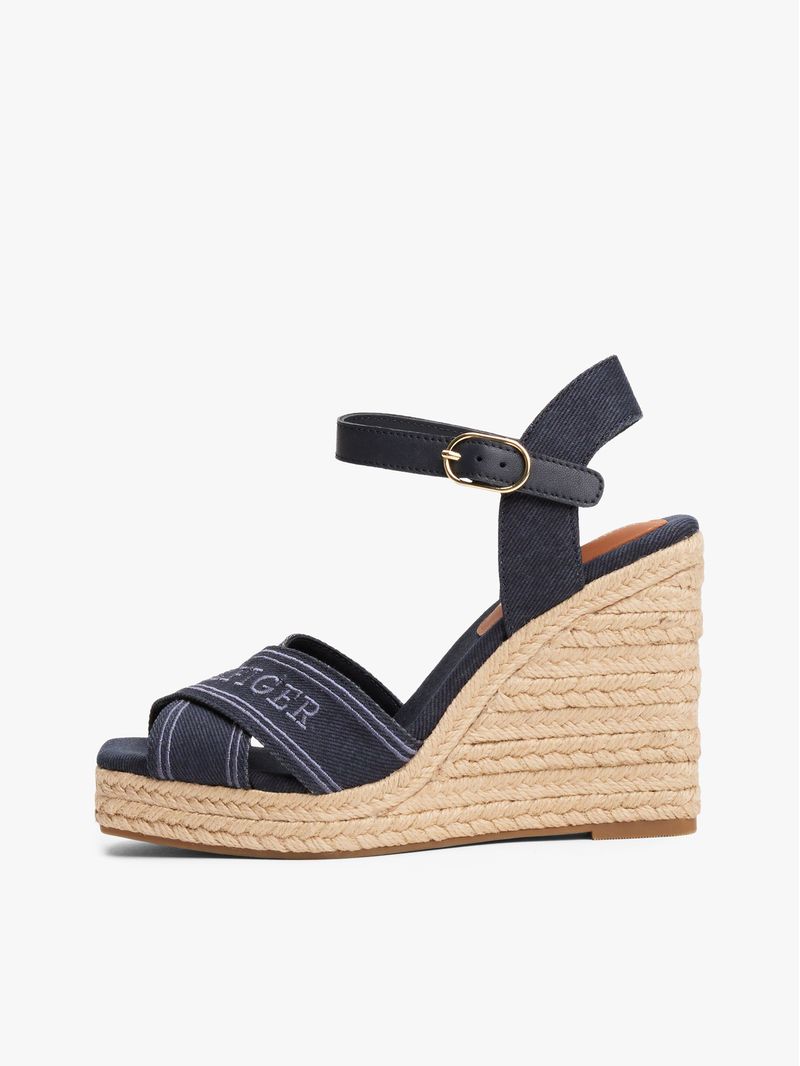 Sandalias-de-cuña-estilo-alpargata