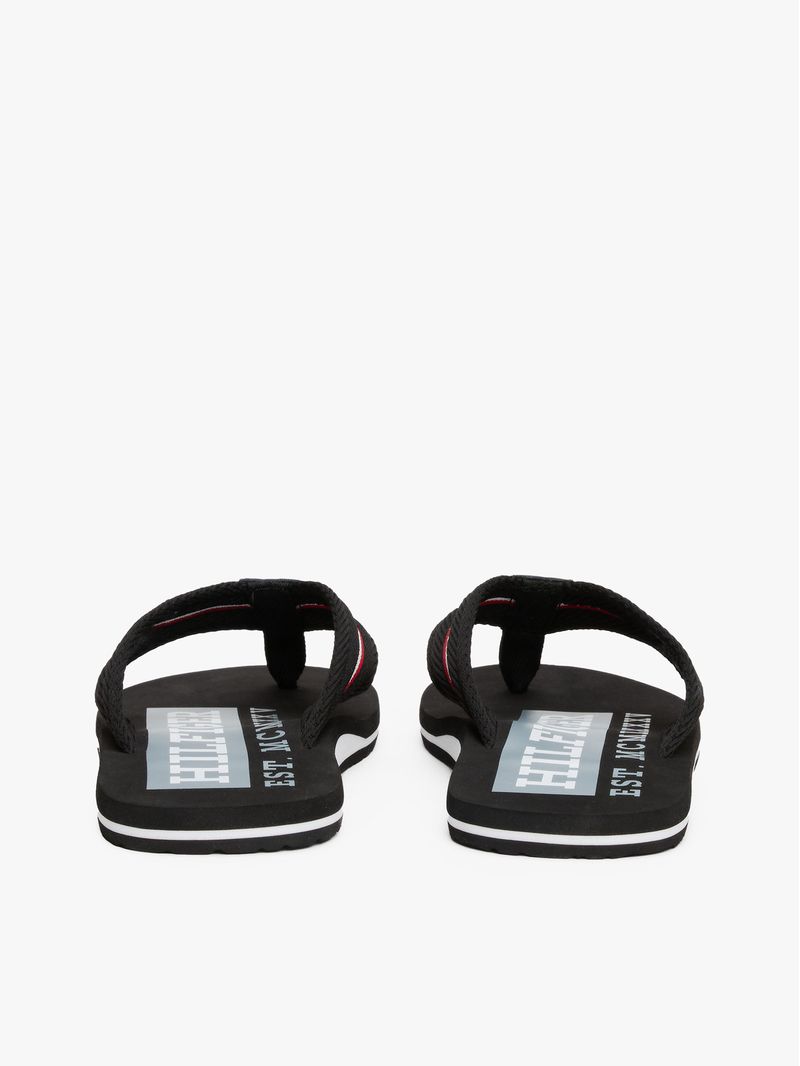 Chancletas-con-cinta-distintiva