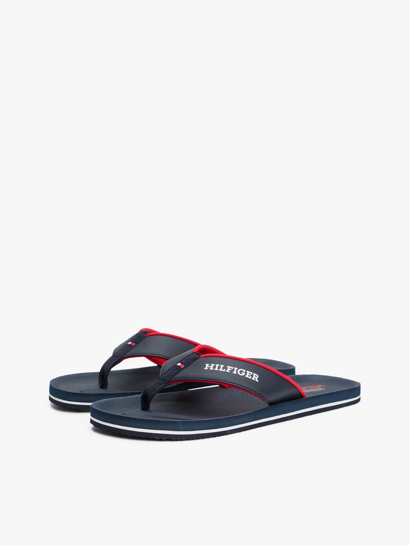 Chancletas-con-tiras-acolchadas-e-inscripcion
