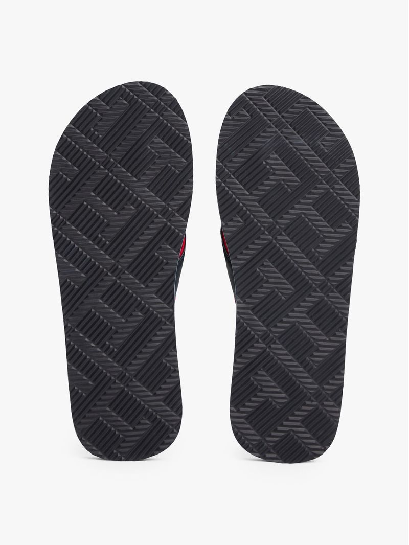 Chancletas-con-tiras-acolchadas-e-inscripcion