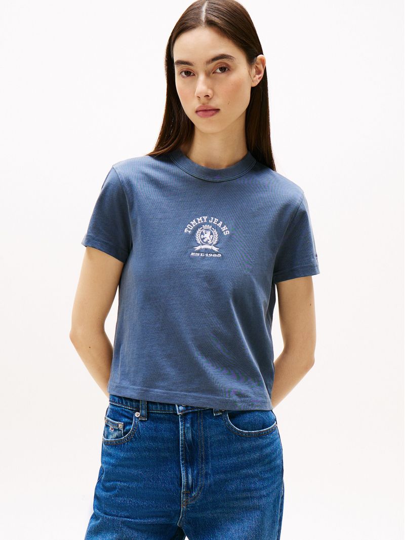 Playera-de-corte-regular-con-logo-universitario