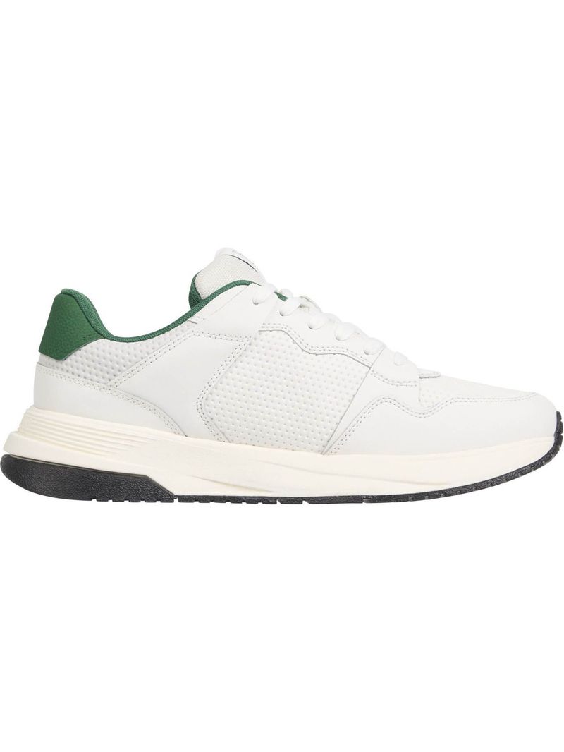Zapato-tenis-deportivas-con-suela-dentada-fina