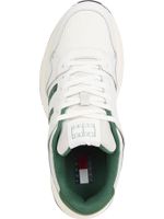 Zapato-tenis-deportivas-con-suela-dentada-fina