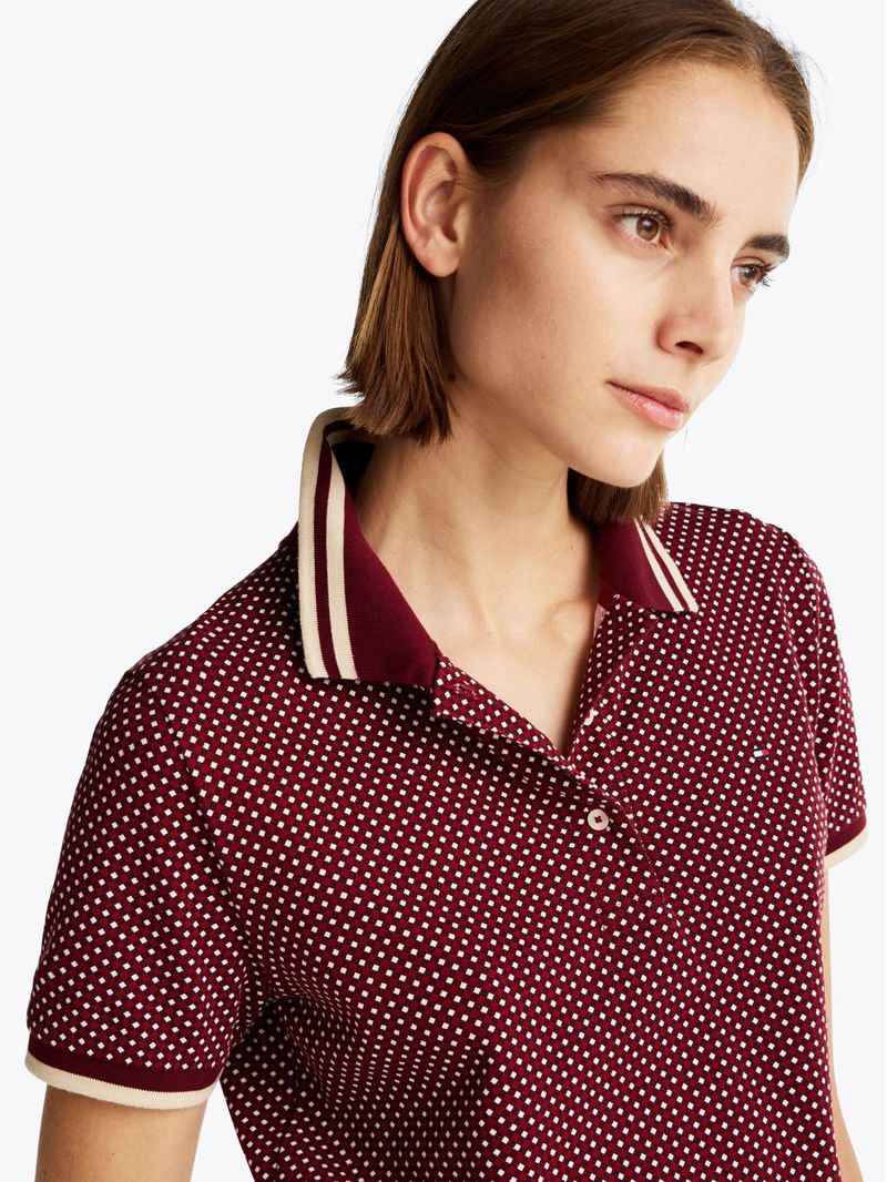 Polo-estampado-con-corte-regular