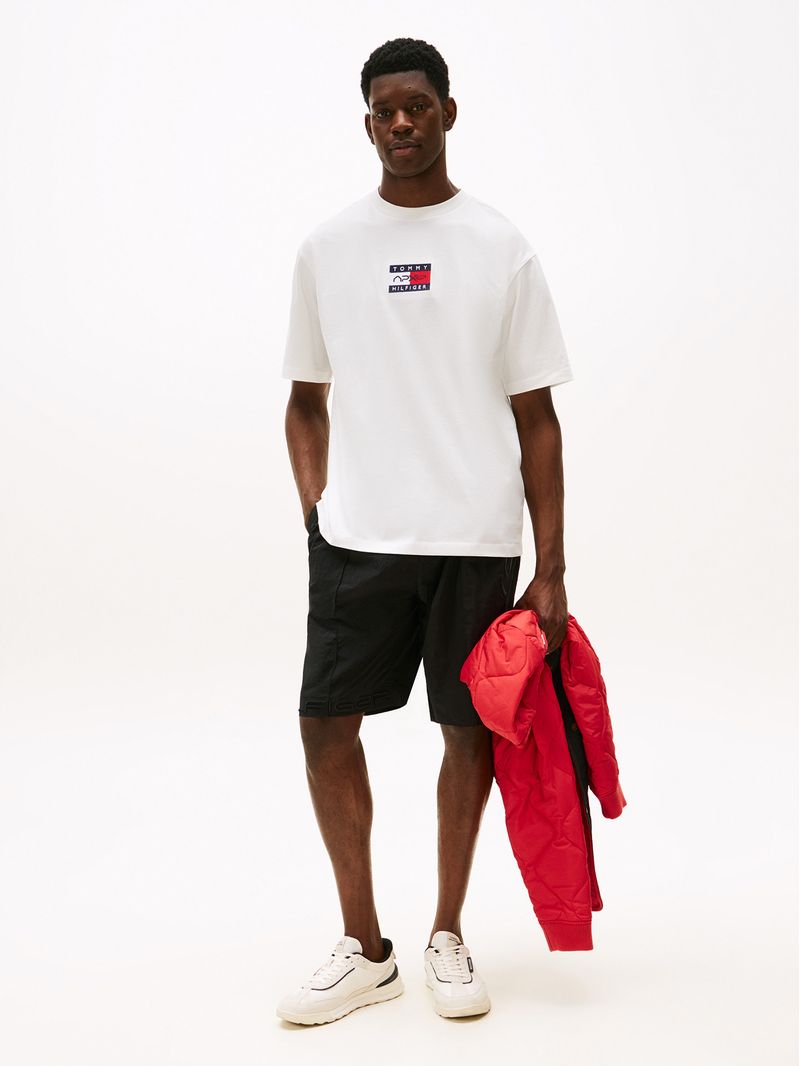 Playera-amplia-con-logo-coleccion-APXGP
