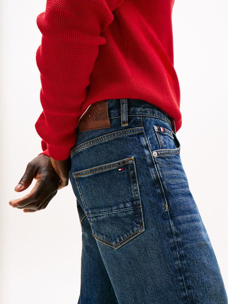 Jeans-rectos-con-efecto-usado