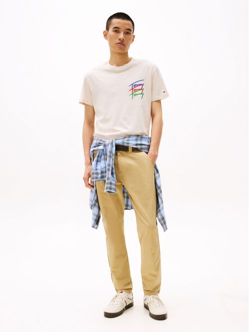 Playera con logo gráfico en la espalda