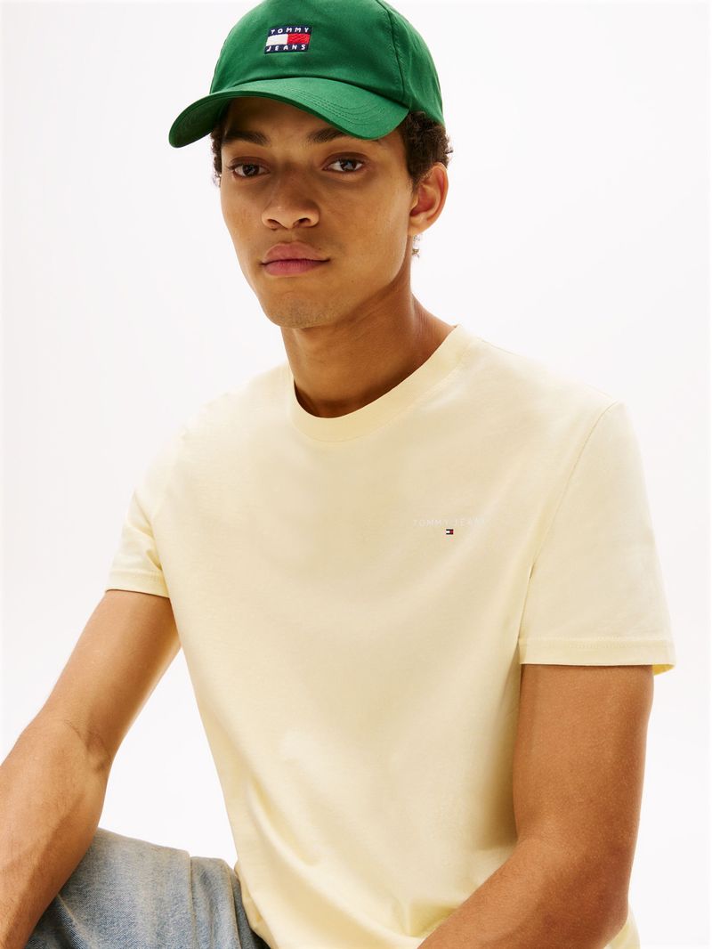 Playera-de-cuello-redondo-con-logo