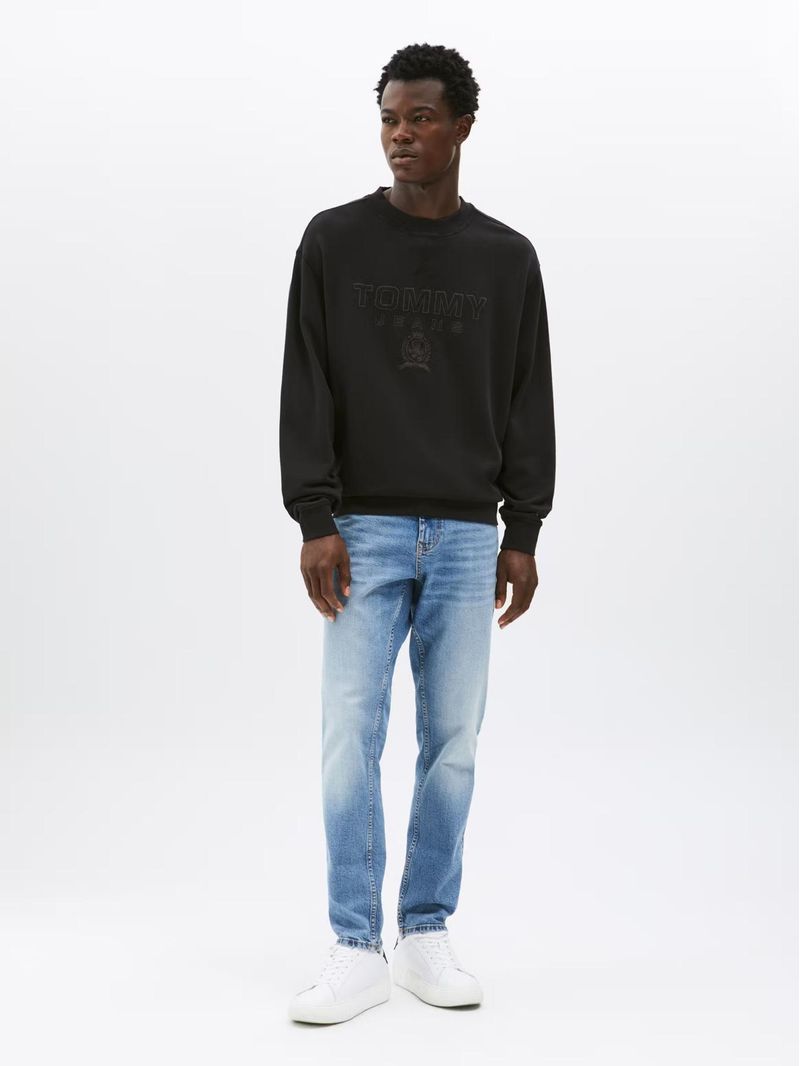 Sudadero-con-logo-universitario-tonal-de-corte-relaxed