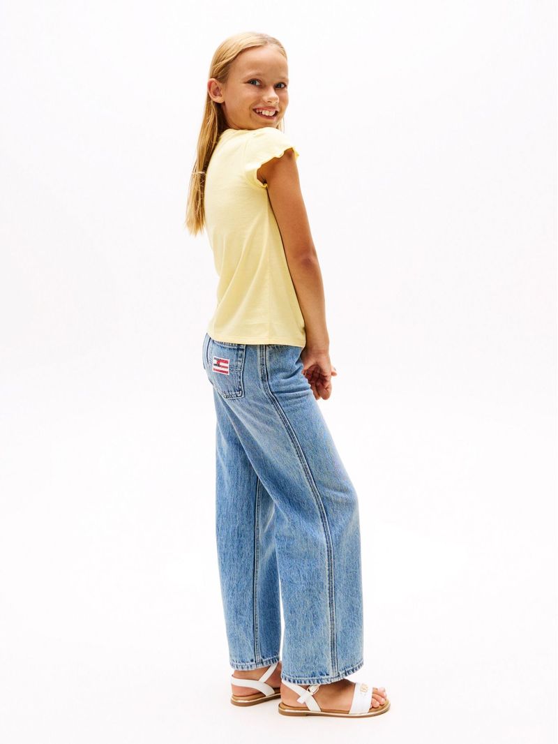 Playera-essential-de-corte-slim-con-volantes