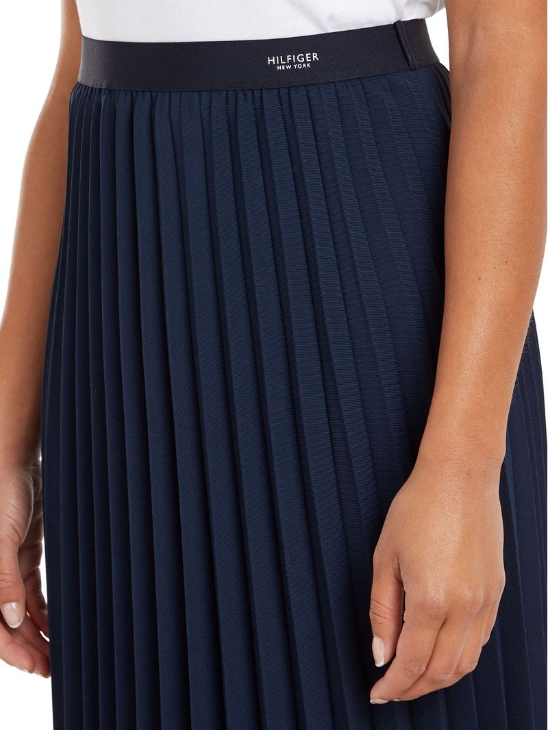Falda-midi-plisada-con-logo-en-cintura