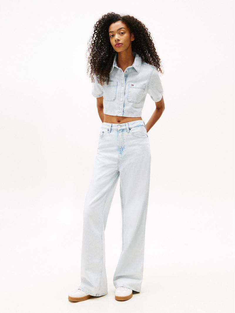 Camisa-chaqueta-jeans-amplia-cropped-de-manga-corta