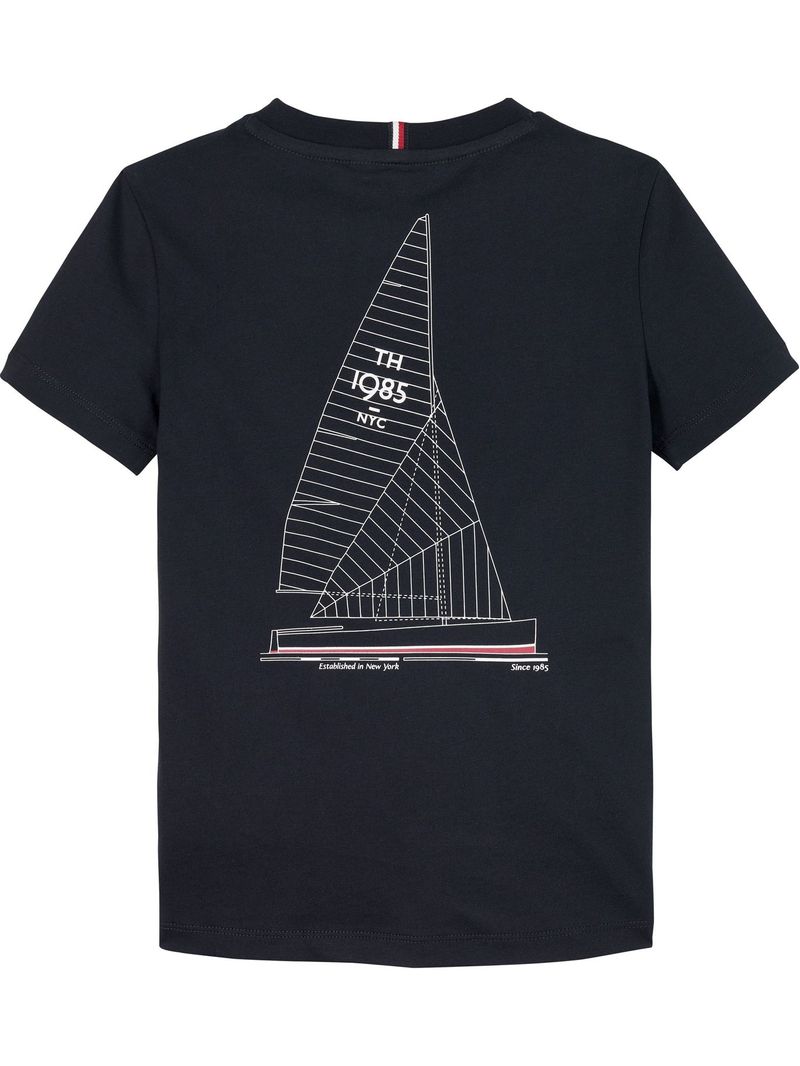 Camisa-con-estampado-en-el-pecho-