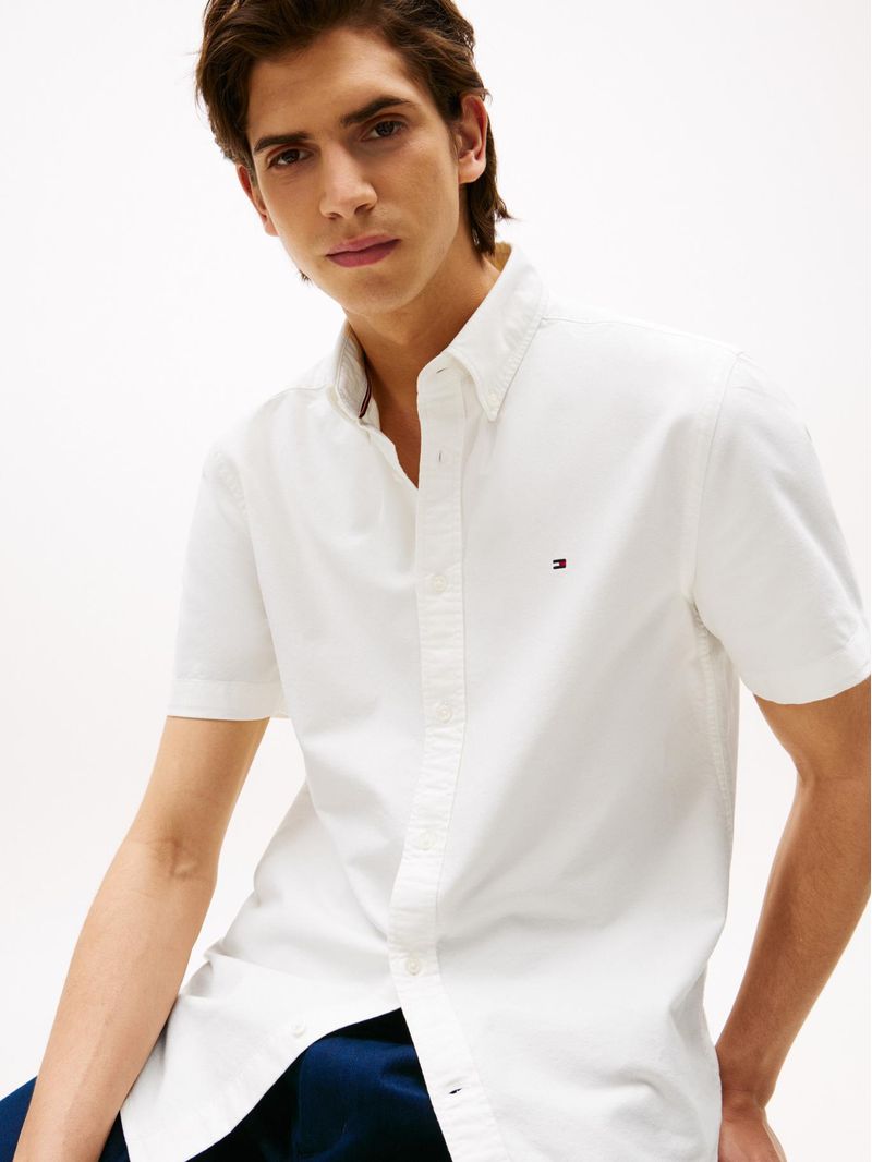 Camisa-Oxford-de-manga-corta-y-corte-regular