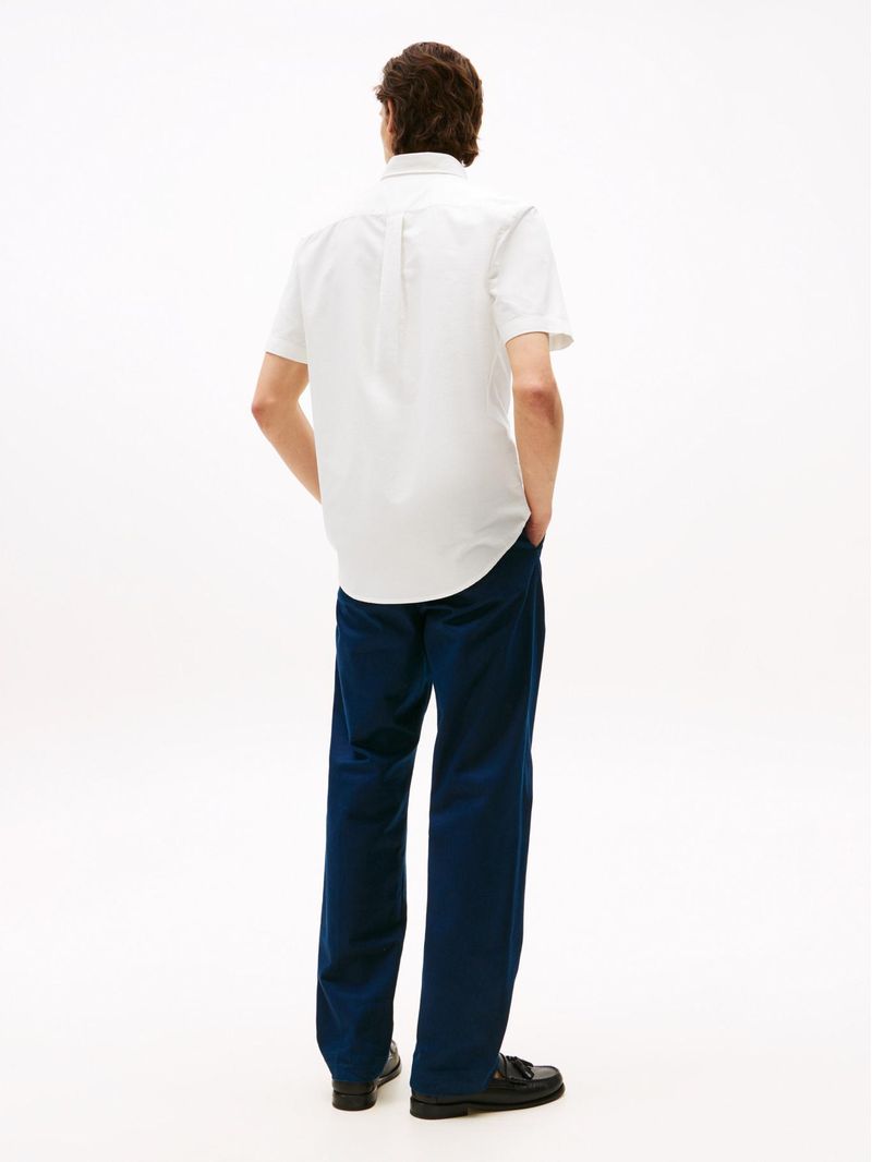 Camisa-Oxford-de-manga-corta-y-corte-regular