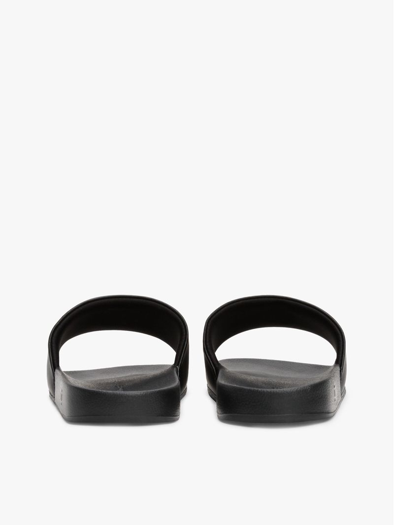 Chancletas-de-piscina-con-logo-bordado