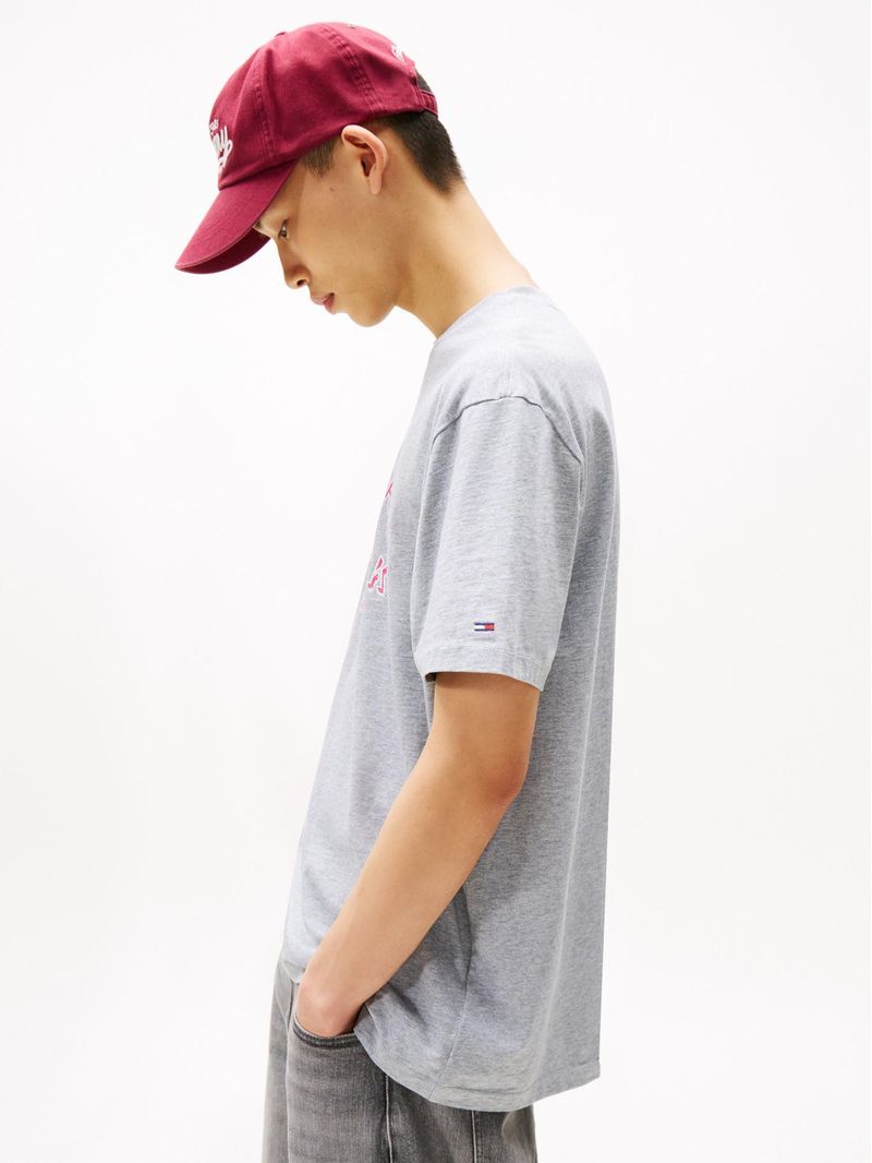Playera-amplia-con-logo-universitario