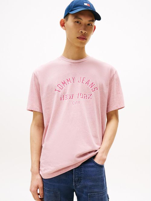 Playera amplia con logo universitario