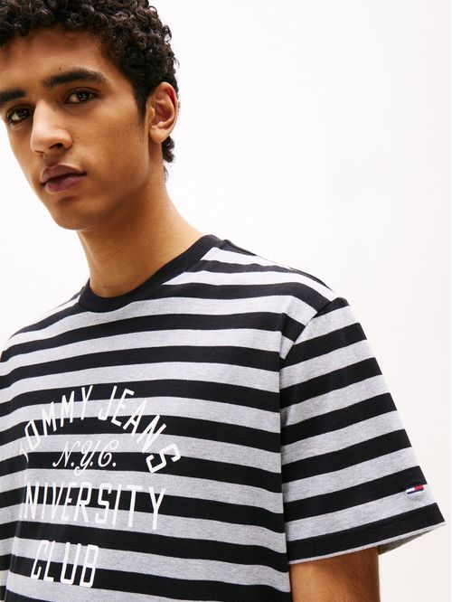 Playera amplia de rayas con gráfico