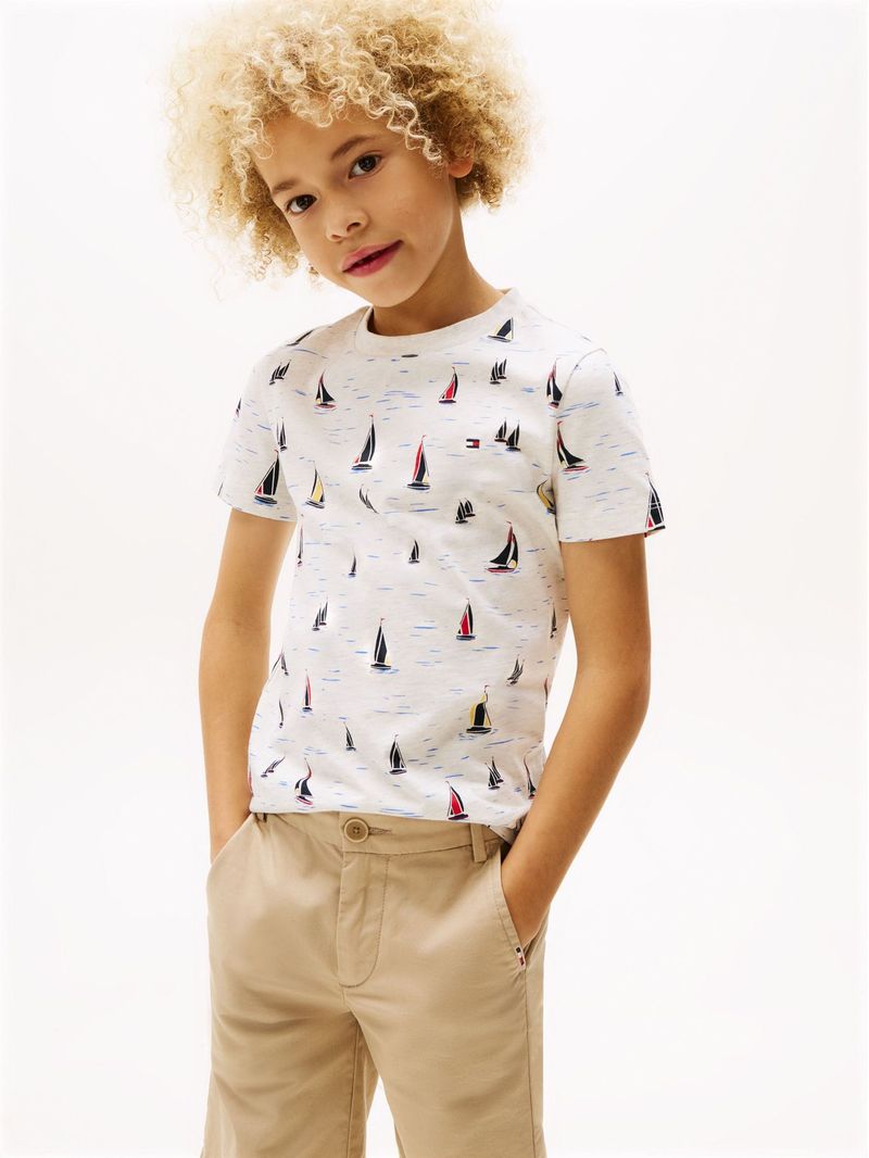 Playera-con-cuello-redondo-y-estampado