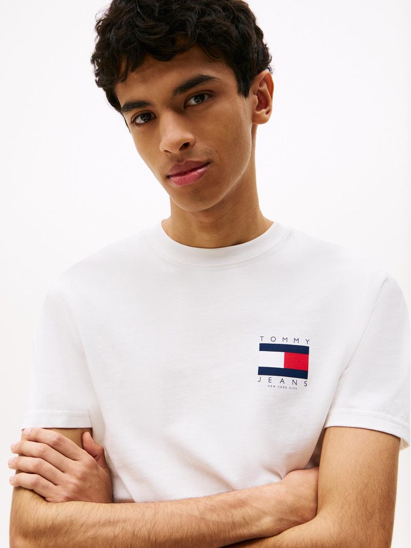 Playera-con-logo-trasero