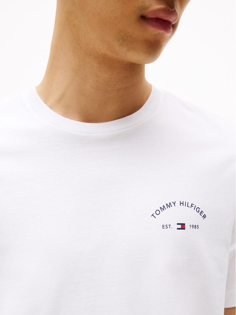 Playera-con-motivo-de-palmera-en-la-espalda