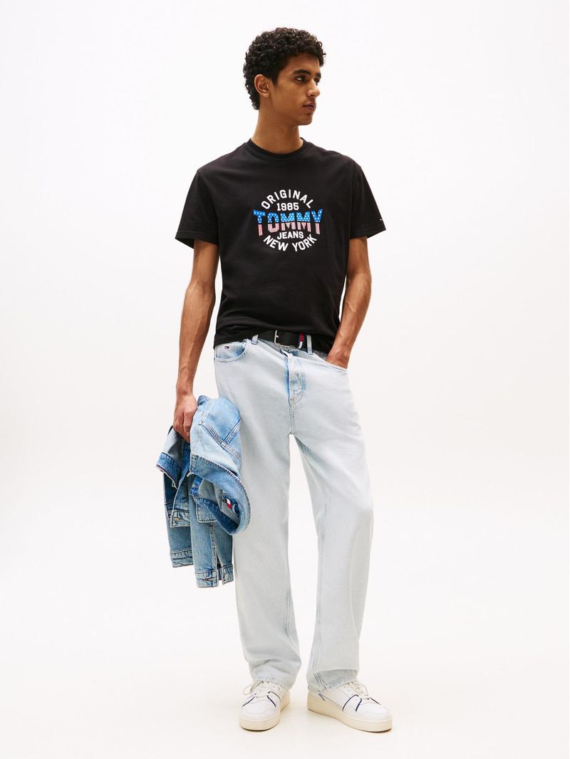 Playera-de-corte-regular-con-logo-grafico-redondo