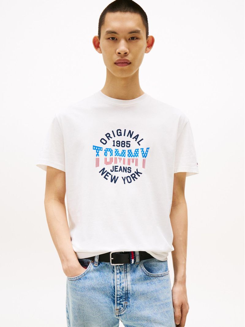 Playera-de-corte-regular-con-logo-grafico-redondo